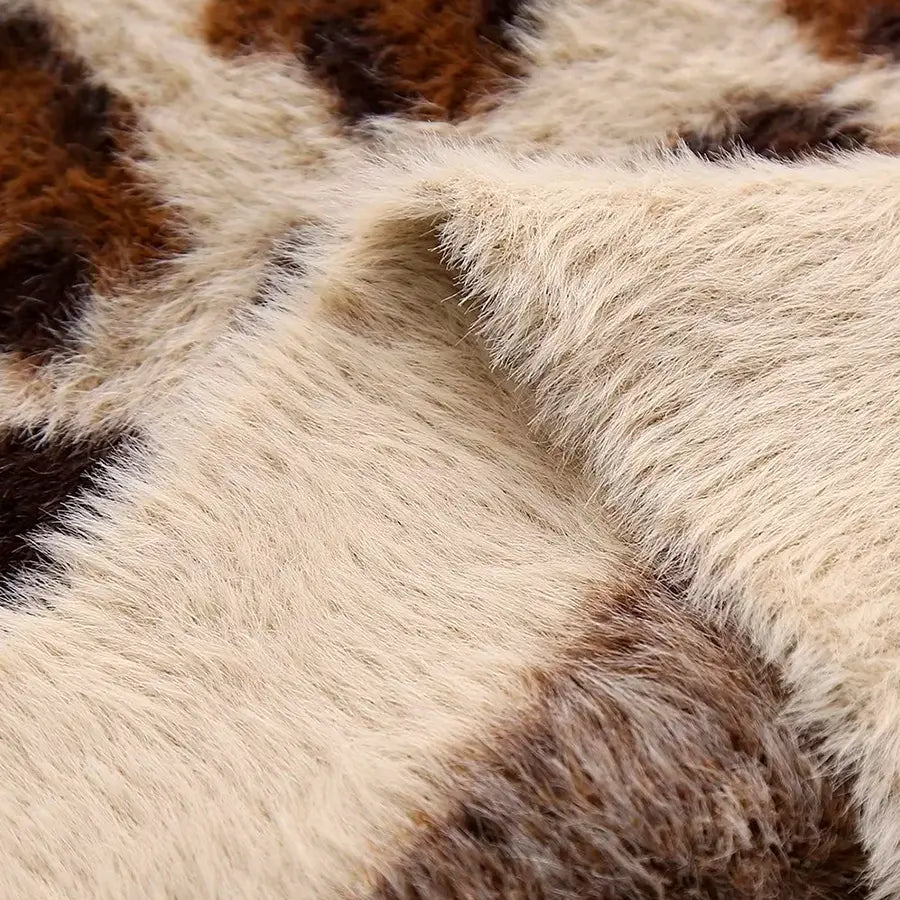Alevna™ Leopar Desenli Tüylü Triko Hırka