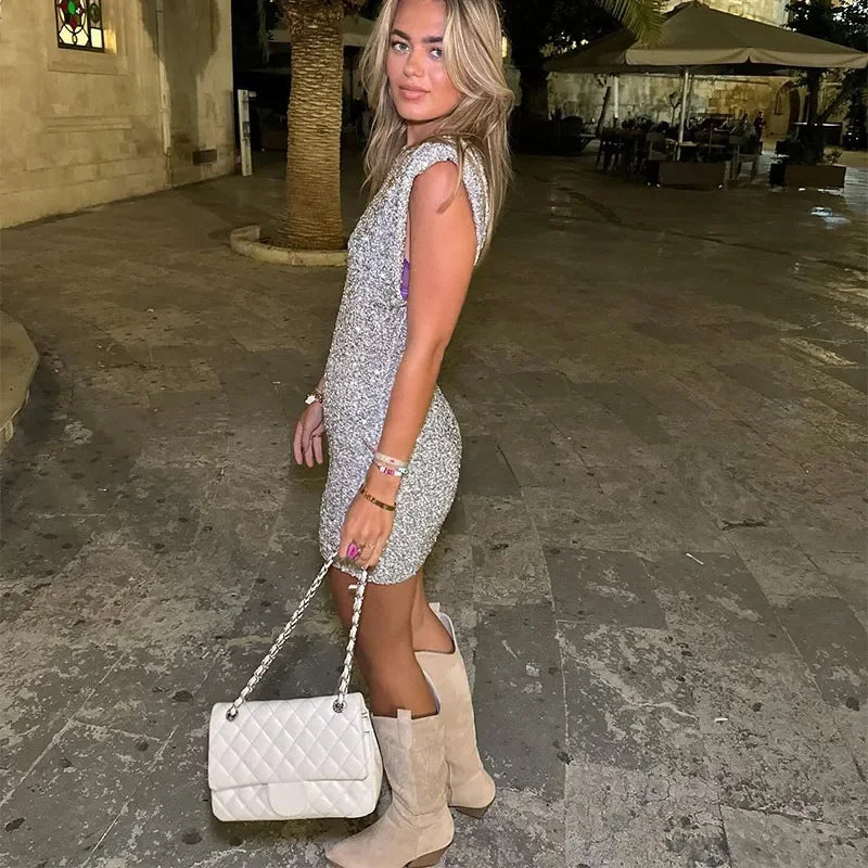 Alevna Omuz Vatkalı Parlak Mini Elbise