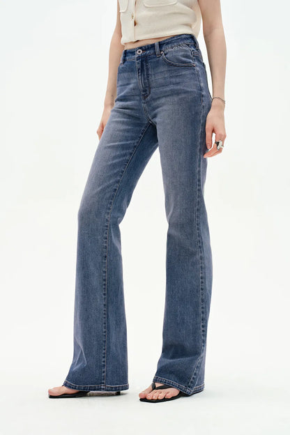 Emma Bootcut Jeans in Stretchy Denim