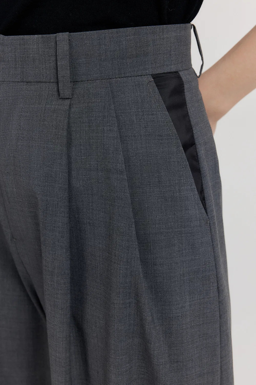 Axel Pleated Pants in Wool Blend