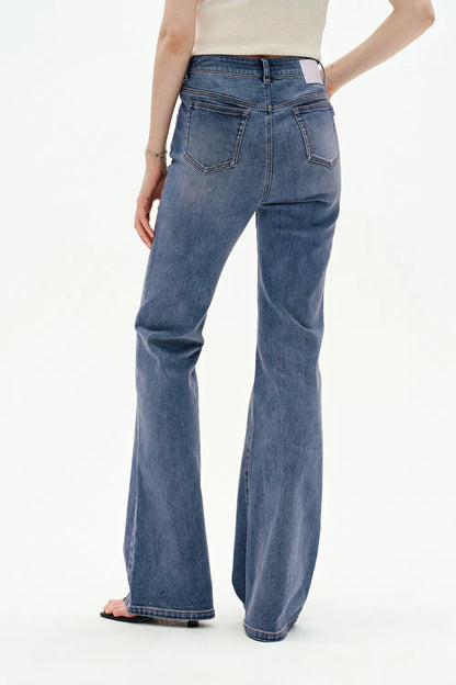 Emma Bootcut Jeans in Stretchy Denim