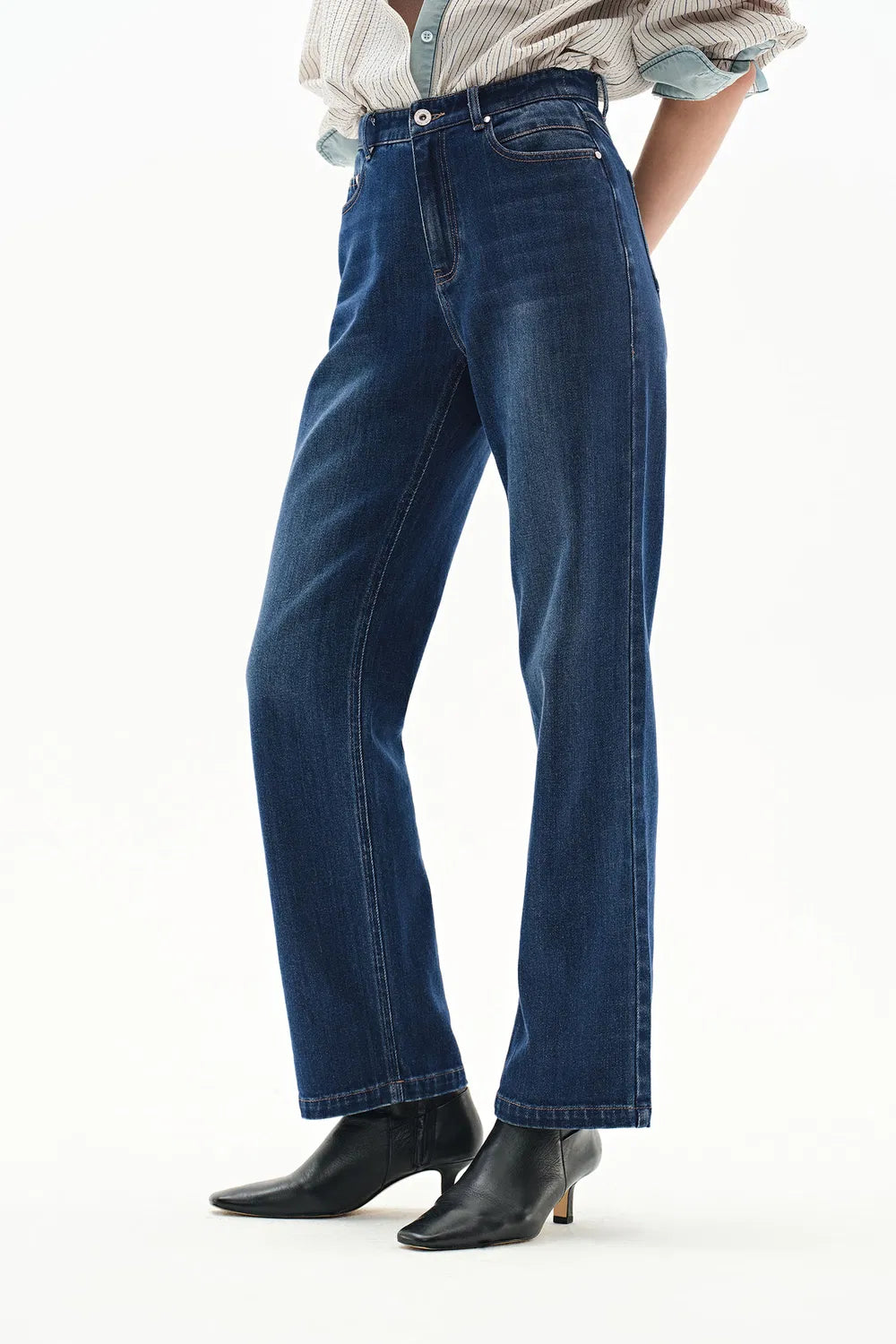 Nicola Tapered Jeans in Stretchy Denim