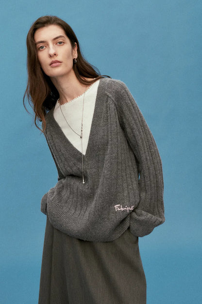 Zoey Deep V-Neck Sweater in Merino Wool Cashmerem Knit