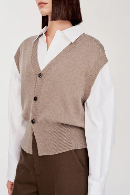 Delia V-Neck Vest in Wool-Cotton Blend